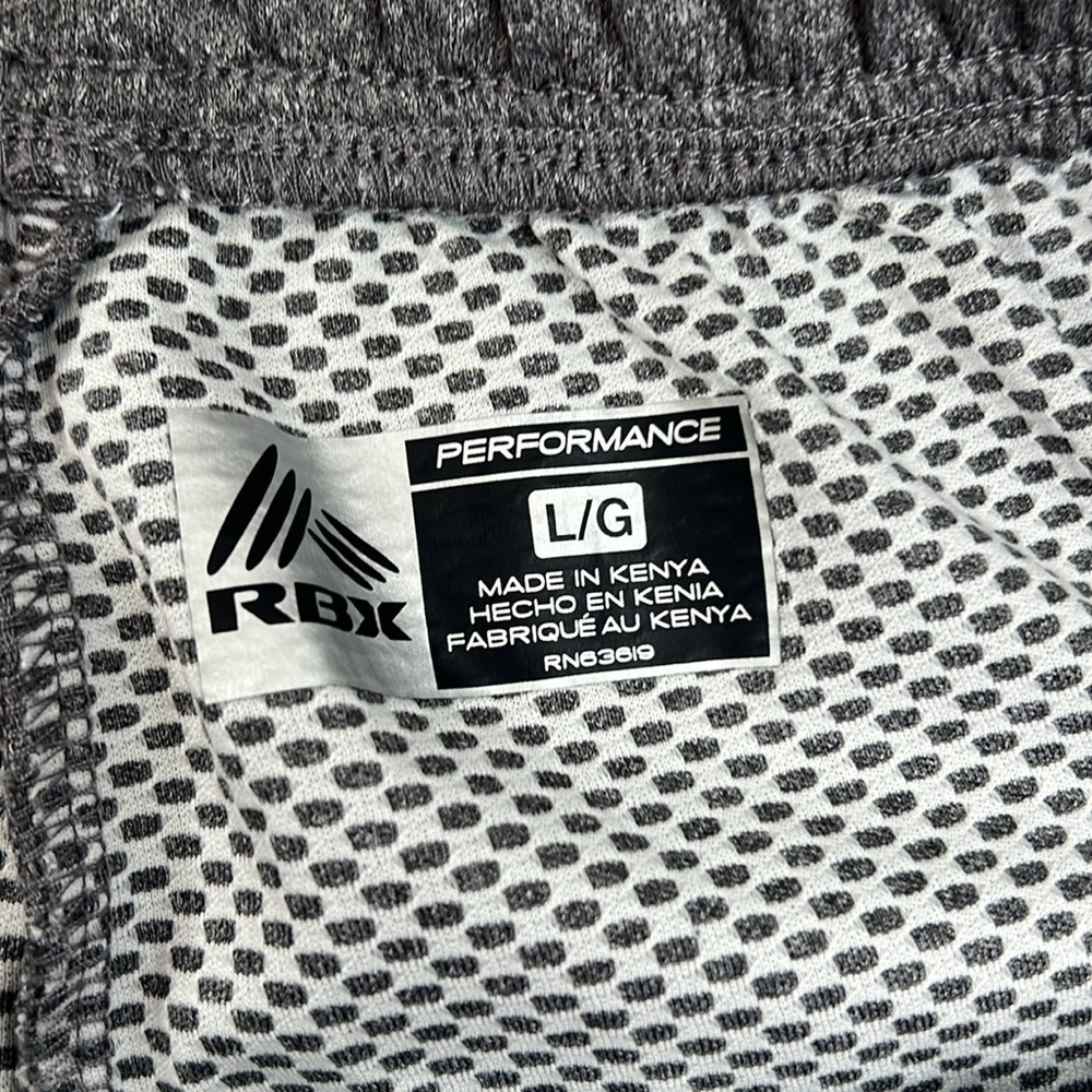 Grey shorts - Picture 2 of 4